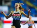 Uśmiechnięta biegaczka Kaczmarek po biegu na 60 m, świętuje zwycięstwo. Czy to nowy rekord świata?