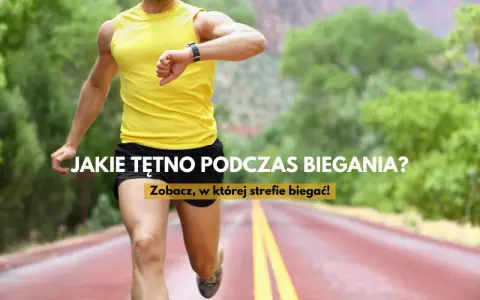 Mężczyzna w żółtej koszulce biegnie, sprawdzając zegarek. Dowiedz się, jak obniżyć tętno podczas biegu i w jakiej strefie biegać.
