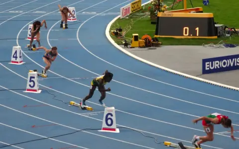 Biegaczki na 400 m, jedna z nich walczy o rekord Polski.
